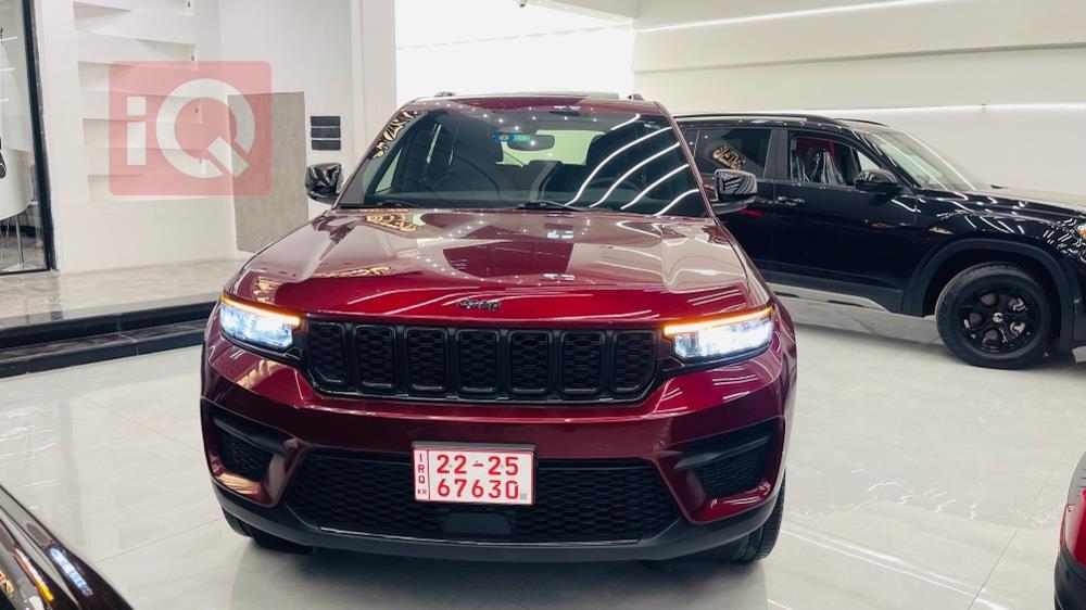 جیپ گراند شیرۆکی